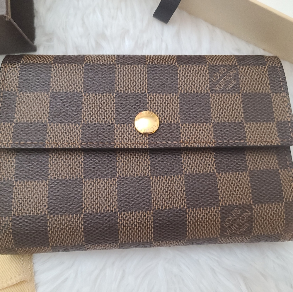 Louis Vuitton Damier Ebene wallet